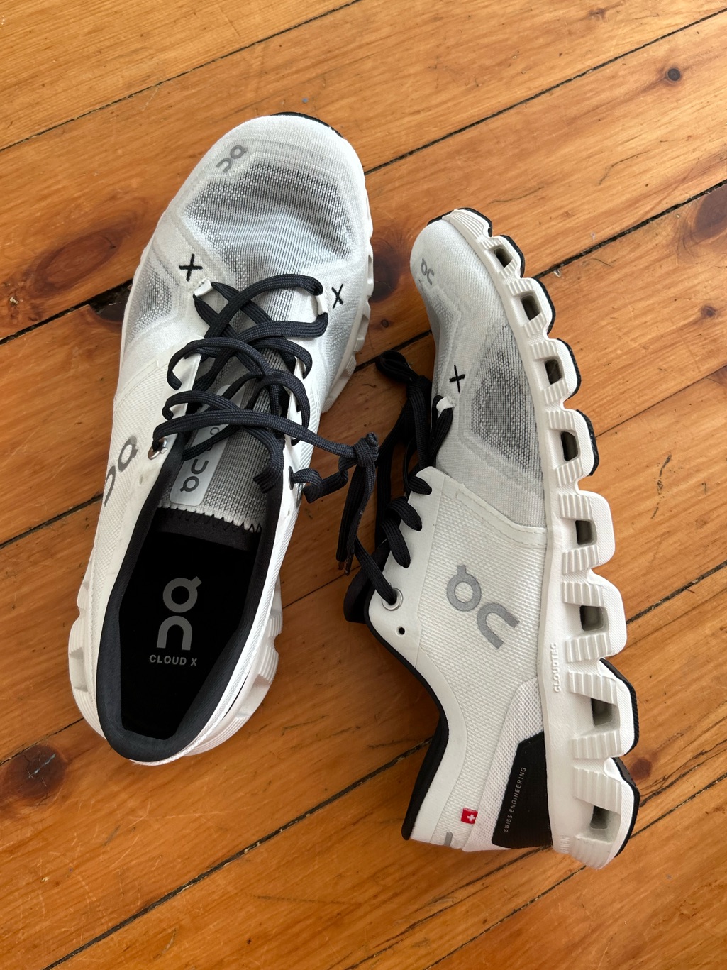On Cloud X 3 Sneakers Women’s 10 Black White New